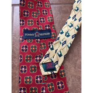 Tommy Hilfiger men's 100% silk dual-print necktie